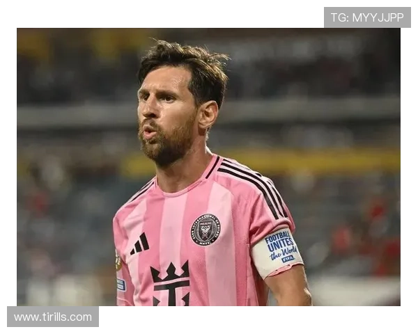 足球明星在赛场上的成熟表现与心理素质的深度剖析