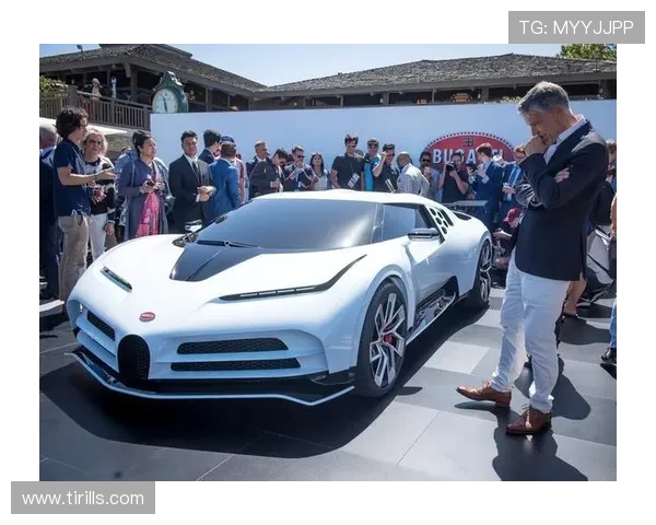 足球巨星C罗与豪车的奢华生活揭秘，尽显运动员的风采与品味